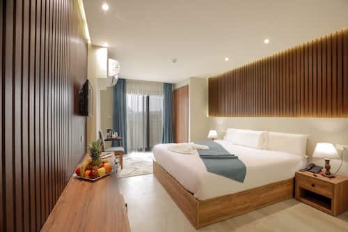 Deluxe Double Room with Pyramids Front View