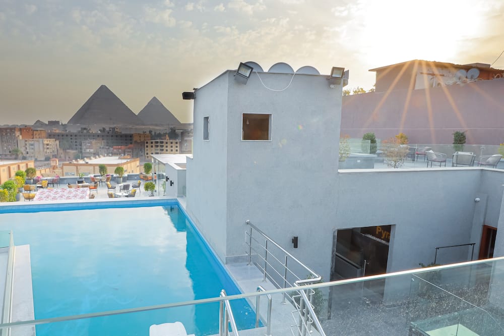 Pyramid Front Hotel