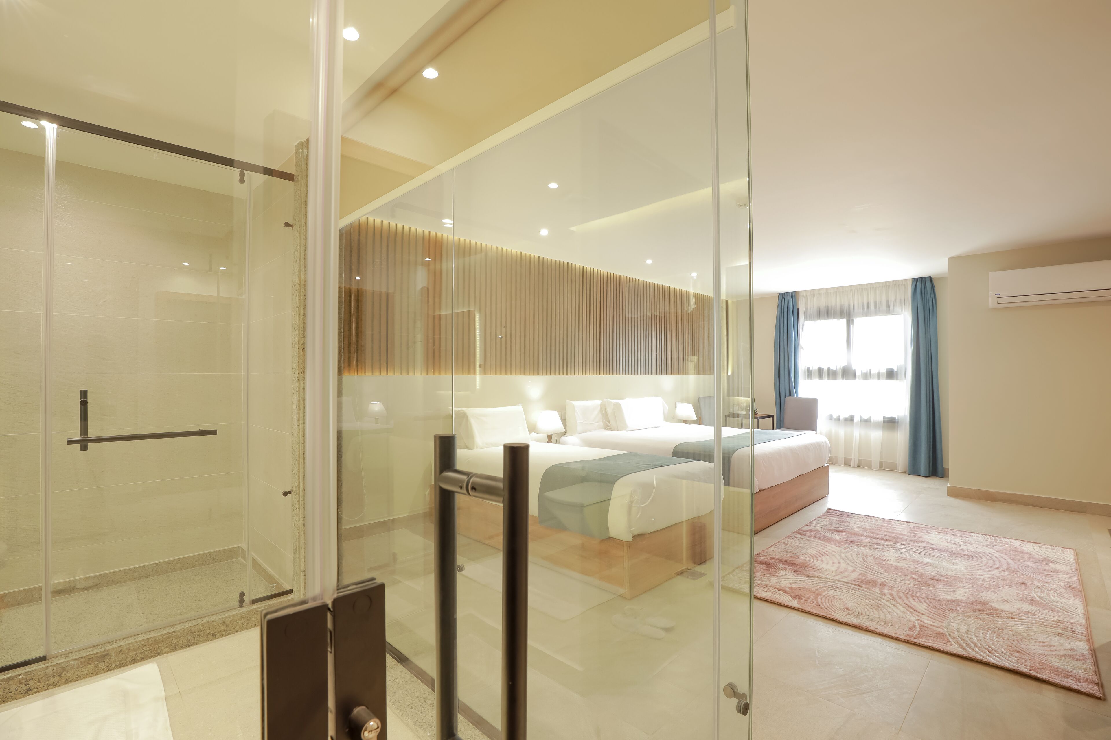 Photo - Pyramid Front Hotel