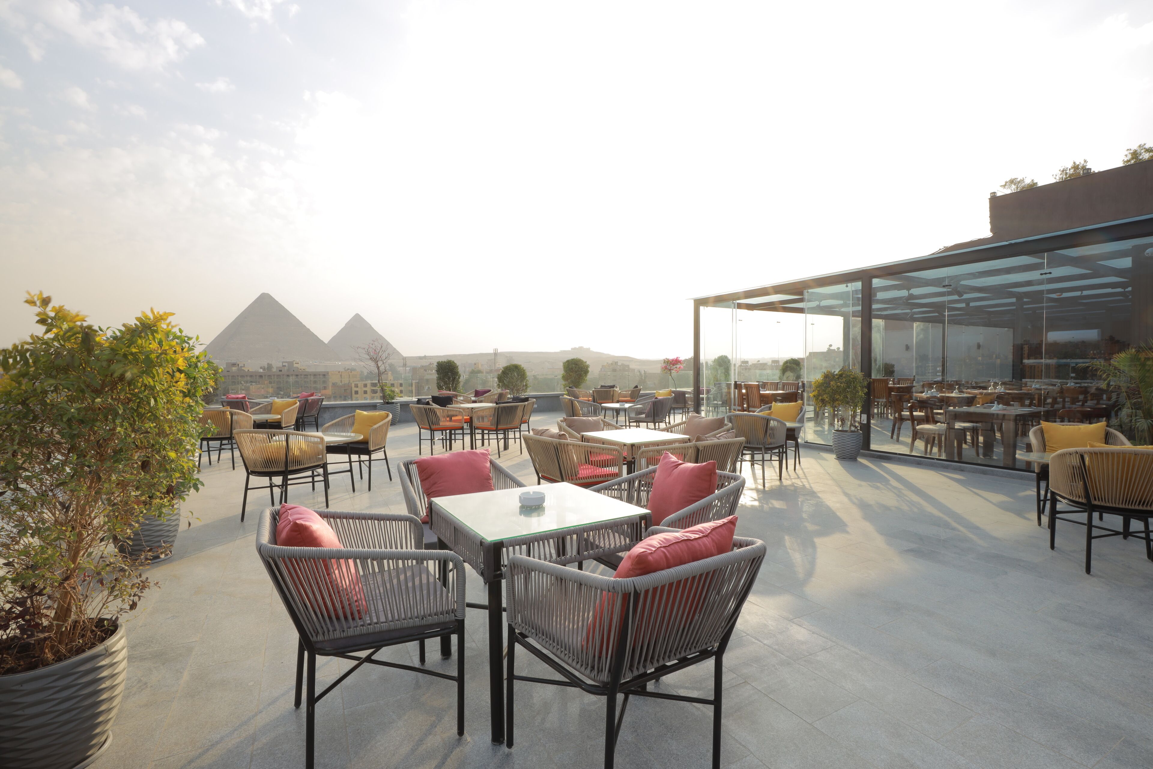 Photo - Pyramid Front Hotel