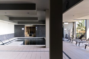 Piscine couverte, piscine extérieure