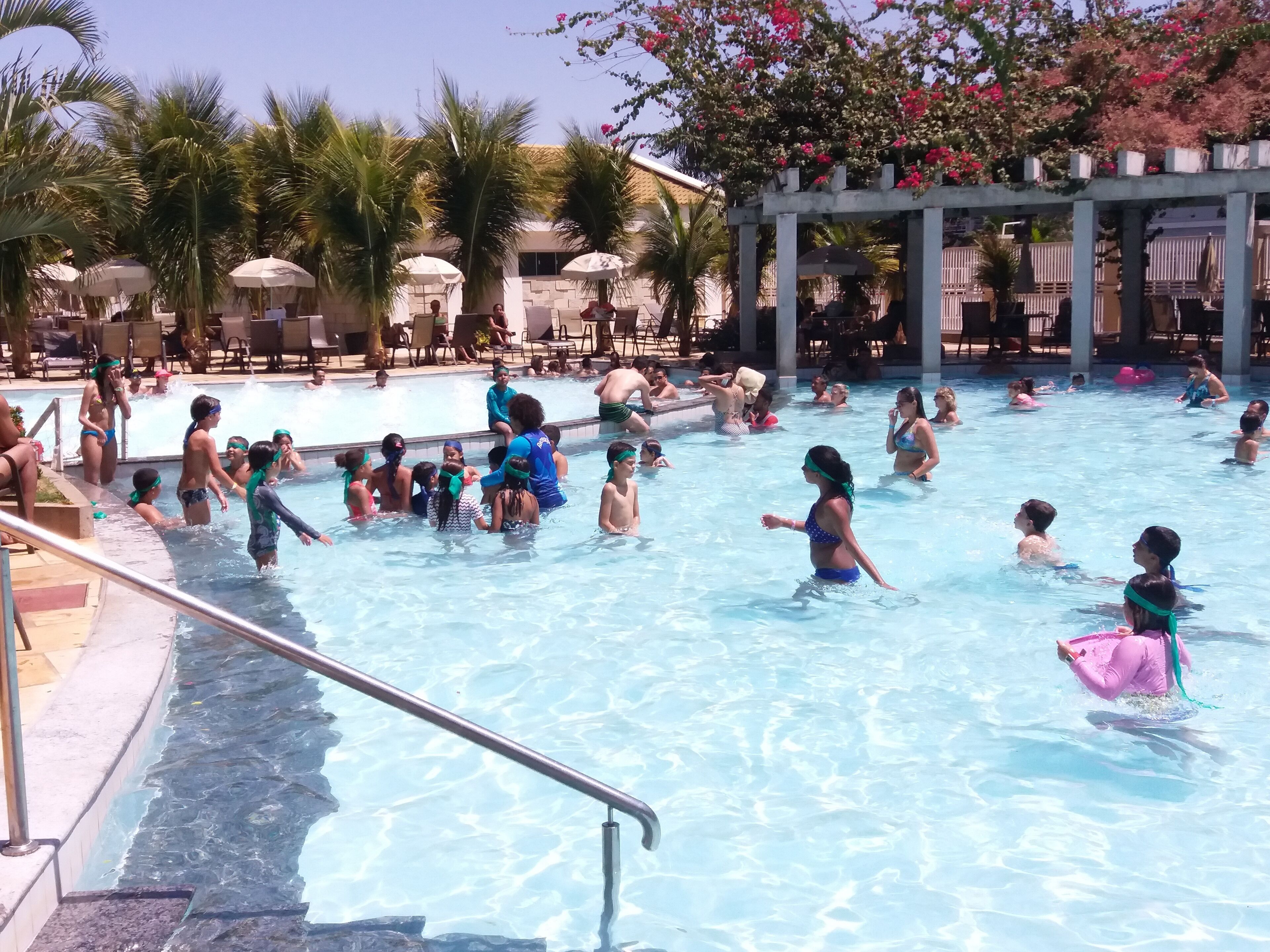 15 piscines extérieures, parasols de plage, chaises longues
