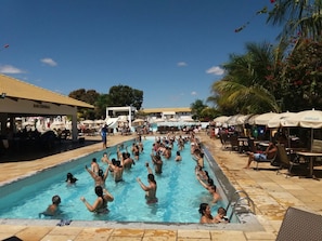 Alberca de natación o entrenamiento