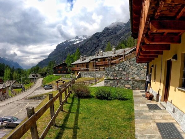 Property grounds - TIP VICTORY SUB 14 - ANDERBATT GRESSONEY LA TRINITE - CIR 0010 (Staffal)