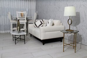 TV - BRICKELL HOTEL Apto G08 (Santo Domingo)