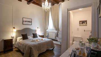 Down duvets, in-room safe, desk, blackout curtains