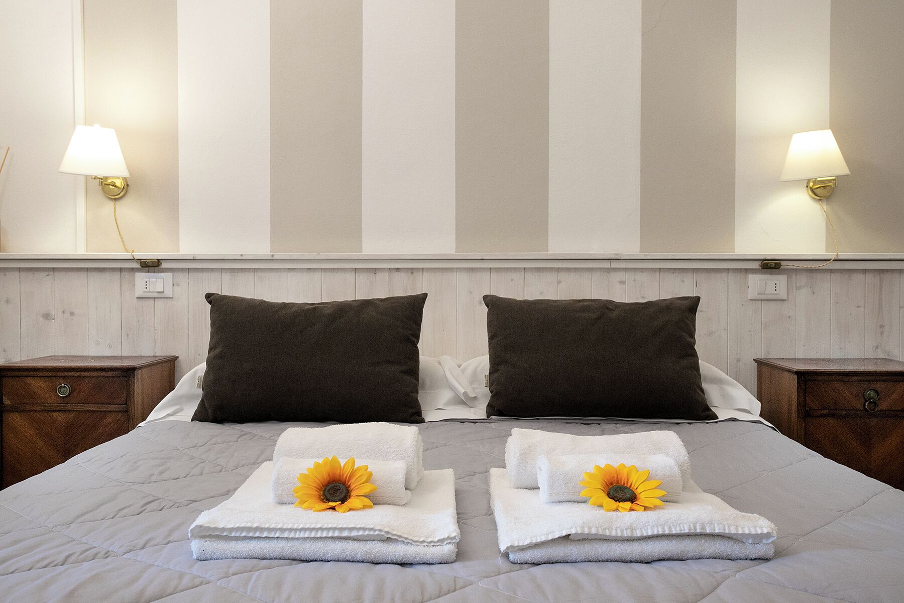 Deluxe Double Room | Down duvets, in-room safe, desk, blackout curtains
