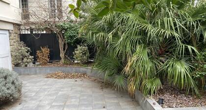 7 min Paris and La Défense 1928 charming Hôtel Particulier with garden +pkg