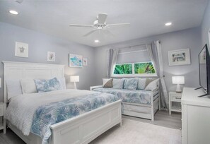 2 chambres, fer et planche à repasser, Wi-Fi gratuit, draps fournis