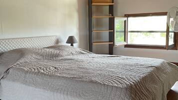 4 habitaciones, escritorio, wifi gratis y ropa de cama