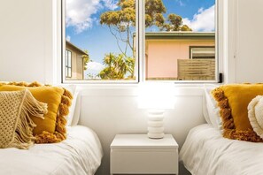 3 slaapkamers, een strijkplank/strijkijzer, wifi, beddengoed