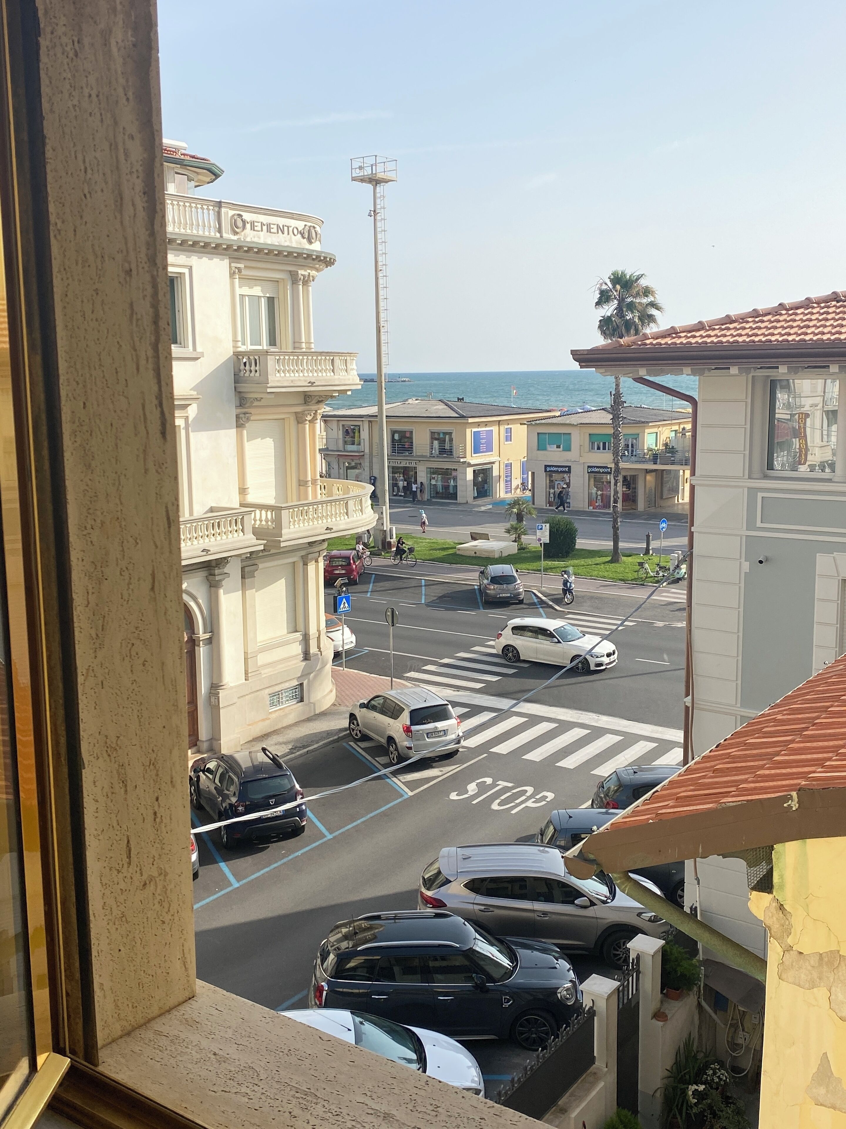 Interni