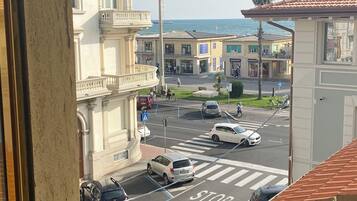 Interni