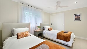 4 bedrooms, desk, iron/ironing board