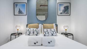 2 habitaciones, escritorio, tabla de planchar con plancha y wifi