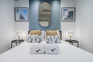 2 bedrooms, desk, iron/ironing board, WiFi