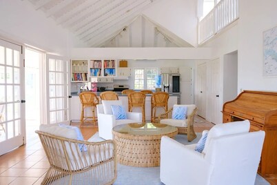 The Captain's Estate - Family Friendly 5 Bed Villa with large pool and views