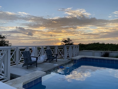 The Captain's Estate - Family Friendly 5 Bed Villa with large pool and views