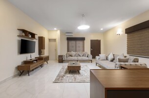 Executive Suite, 2 Bedrooms | Egyptian cotton sheets, premium bedding, desk, laptop workspace