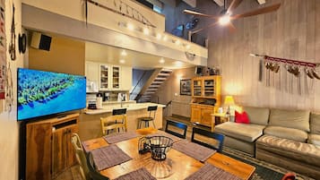 Kondominium, 3 kamar tidur | Area keluarga