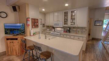 Kondominium, 3 kamar tidur | Dapur pribadi | Lemari es, mesin pembuat kopi/teh, dan pemanggang roti