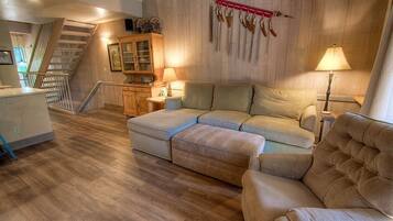 Condo, 3 Bedrooms | Living area