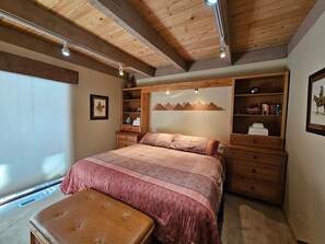 Condo, 3 Bedrooms | 3 bedrooms, free WiFi, bed sheets