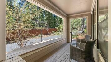 Condo, 3 phòng ngủ | Hiên