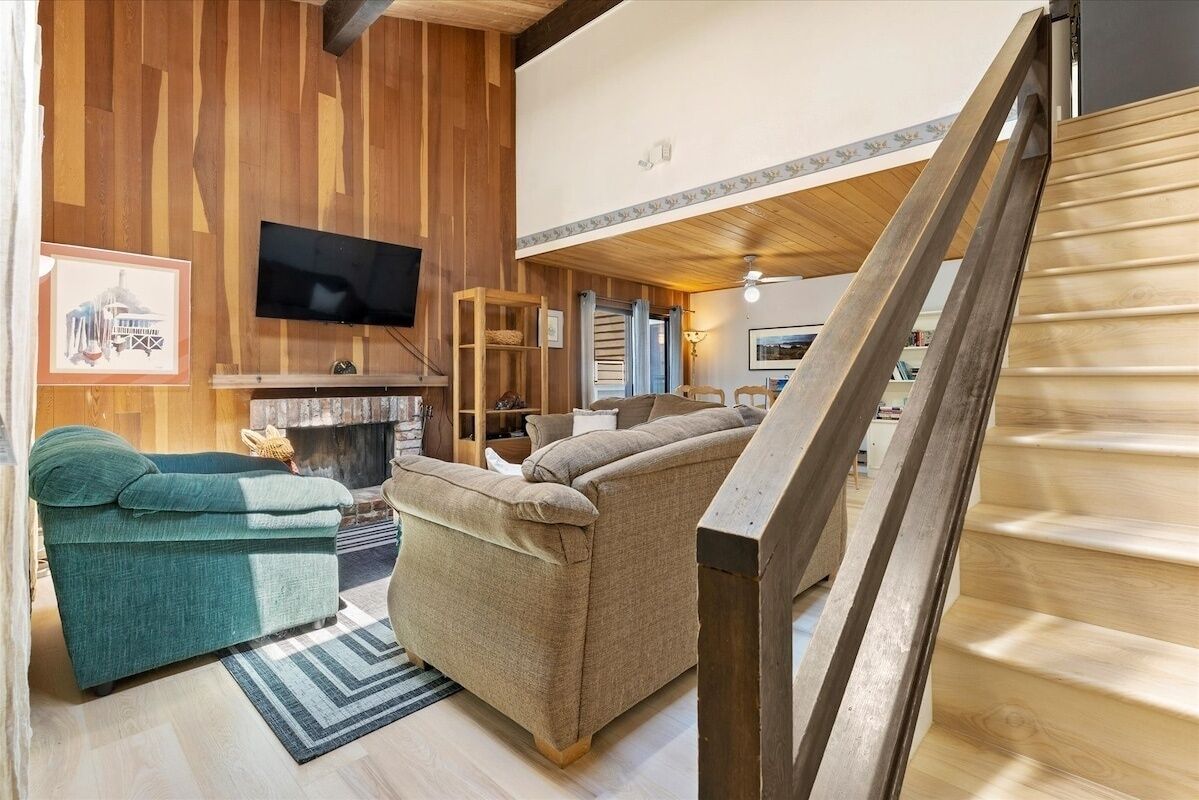 Condo, 3 Bedrooms | Living area