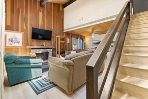 Condo, 3 quartos | Área de estar
