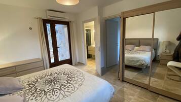 1 bedroom, bed sheets