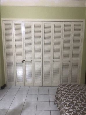 シングルルーム | アイロン / アイロン台、WiFi (無料)