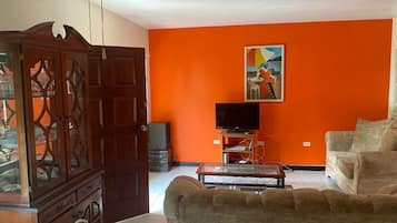 Single Room | Living area