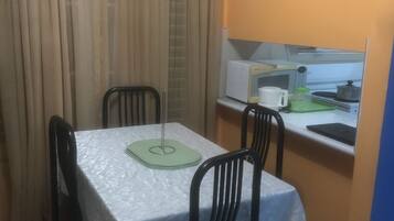 Single Room | Private kitchen | Electric kettle