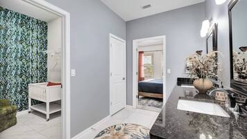 3 bedrooms, iron/ironing board, travel crib, free WiFi