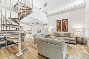 Smart TV, reproductor de DVD, libros y monitor de computadora 