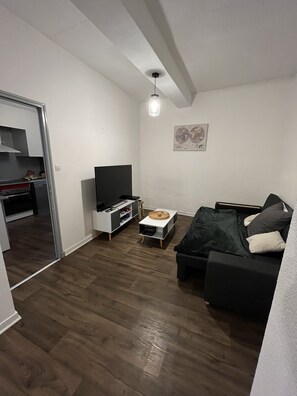 Living area - Apparently 10 minutes from the beaches (Vinassan)