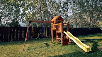 Children’s play area – outdoor