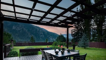 Tempat makan outdoor