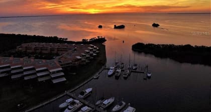 The CHART ROOM -with off the chart views!!