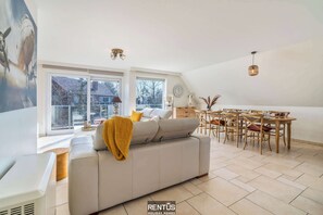 Televisión y oficina 