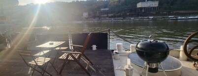 Atypical, peaceful houseboat in Confluence