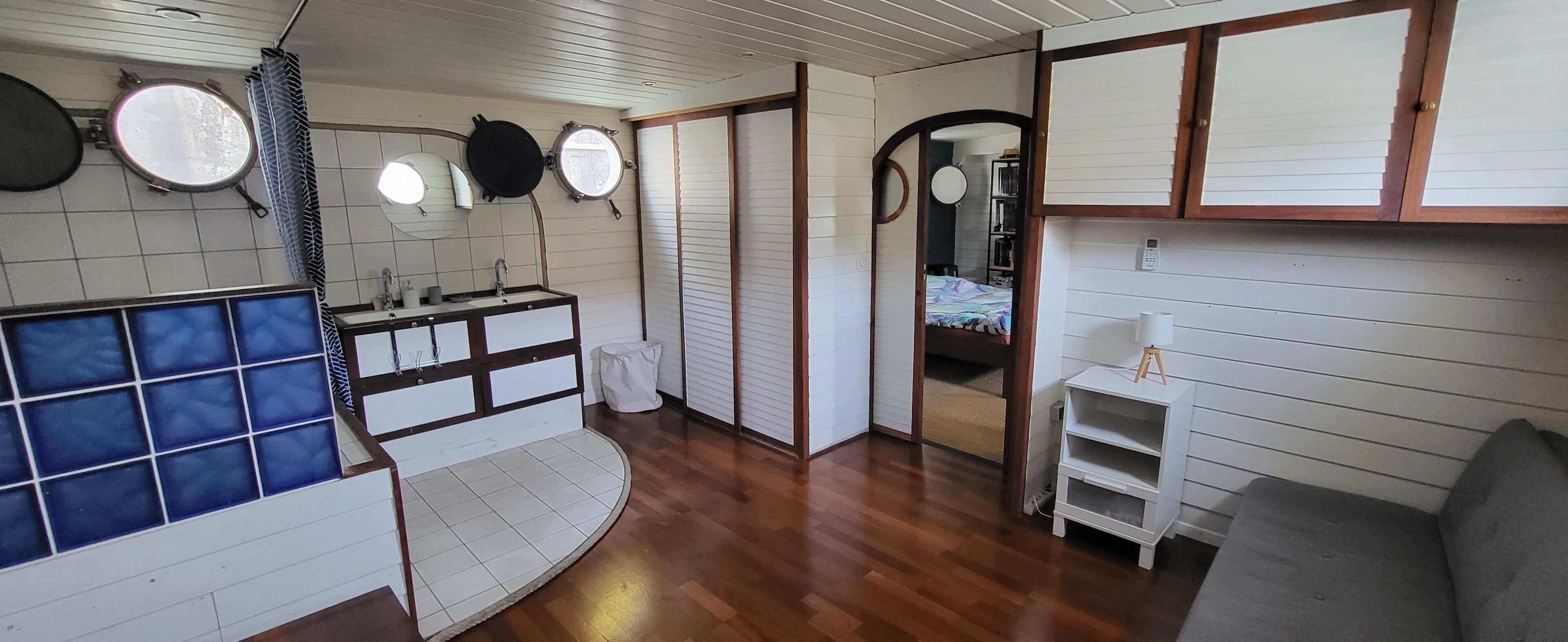 2 bedrooms, desk, travel cot, free WiFi