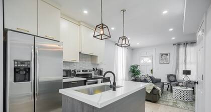 Modern Niagara-area Spa-like Home