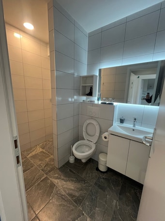 Economy Room | Bathroom. Rooms Jelak