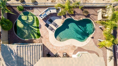 Hole in One with pool and putting green!