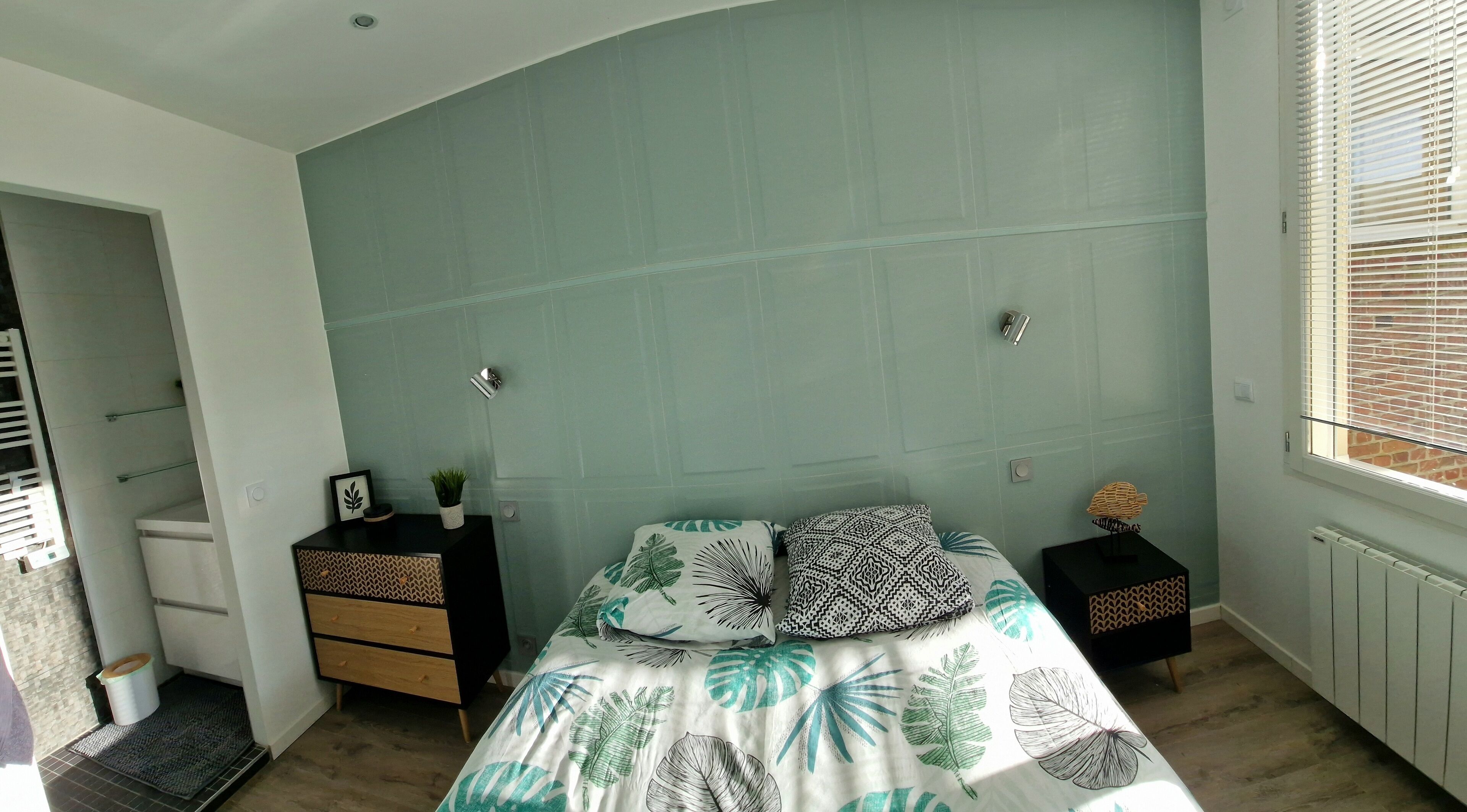 CHAMBRE 2 DU HAUT -LIT 140CMS