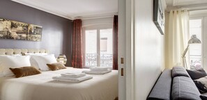 2 slaapkamers, een bureau, een strijkplank/strijkijzer, gratis wifi