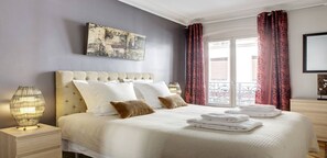 2 bedrooms, desk, iron/ironing board, free WiFi - LOCATED IN A VIBRANT AREA ,TRENDY RESTAURANTS & LOCAL BOUTIQUES - RUE BEAUREGARD (Paris)