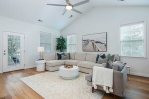 テレビ、書斎 / ワークスペース